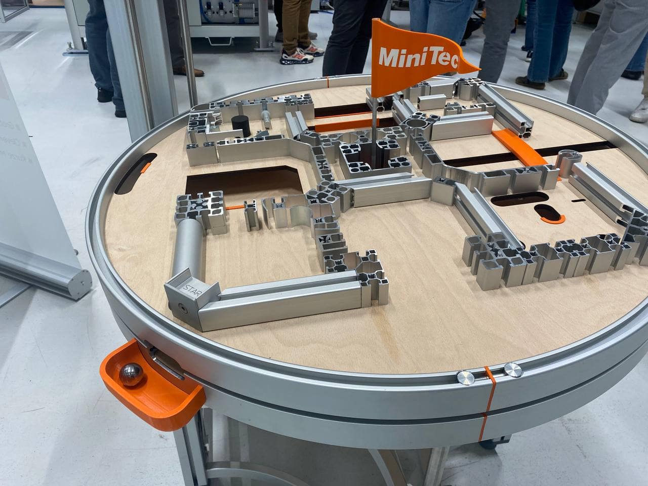 Praxistag bei MiniTec: Einblicke in smarte assistive Technologien